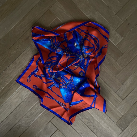 GORGEOUS HERMES BRIDES REBELLES SILK SCARF - Picture 3 of 5